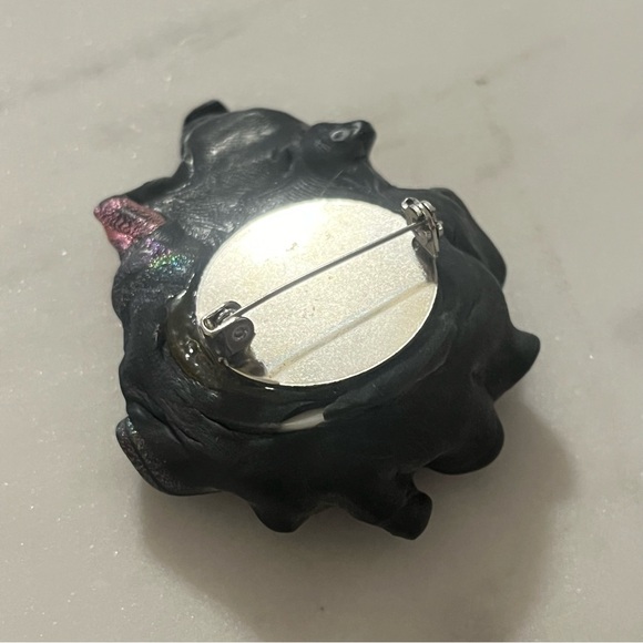 VTG Art Deco Lady Face Head Brooch Pin With Metallic Hat Accents - Picture 14 of 16